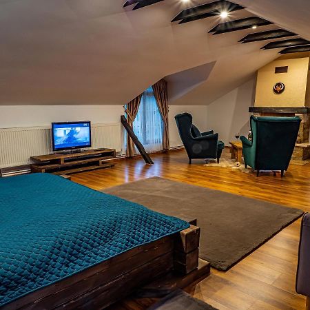 Casa Delia Hotel คัมพูลุง โมลโดเวเนสค์ ภายนอก รูปภาพ