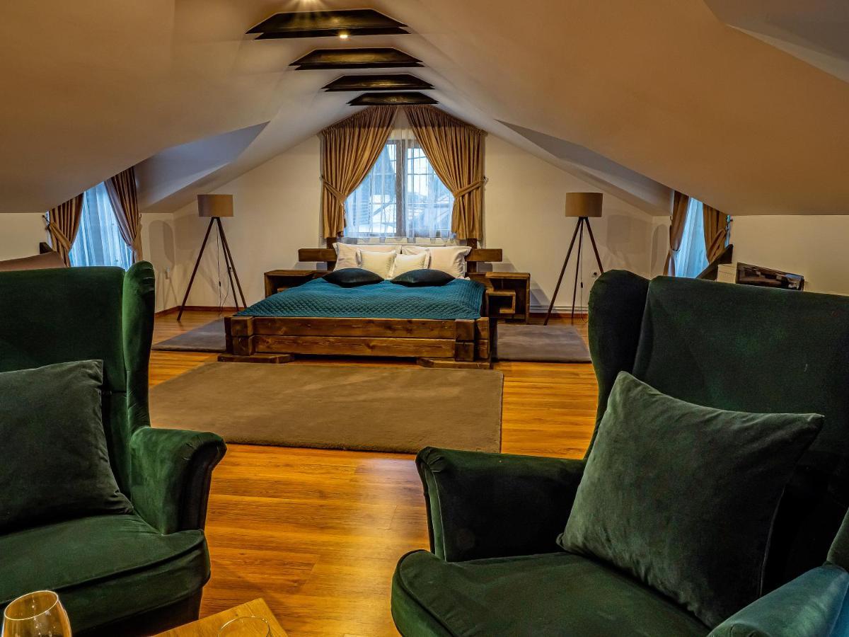 Casa Delia Hotel คัมพูลุง โมลโดเวเนสค์ ภายนอก รูปภาพ