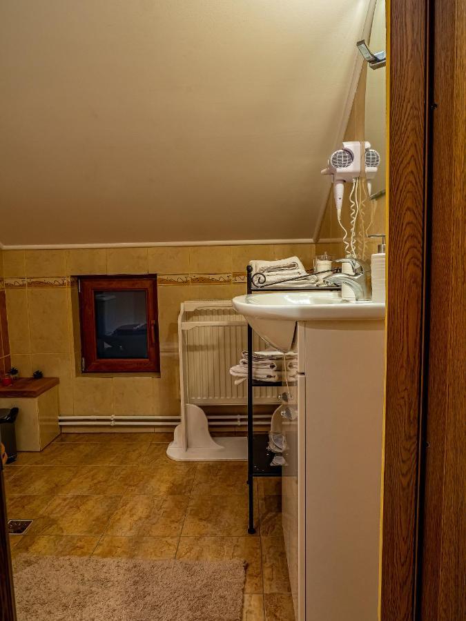 Casa Delia Hotel คัมพูลุง โมลโดเวเนสค์ ภายนอก รูปภาพ