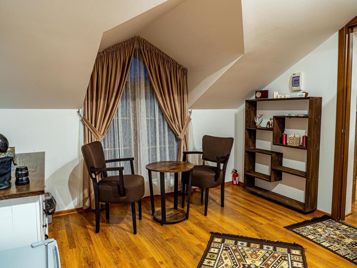 Casa Delia Hotel คัมพูลุง โมลโดเวเนสค์ ภายนอก รูปภาพ